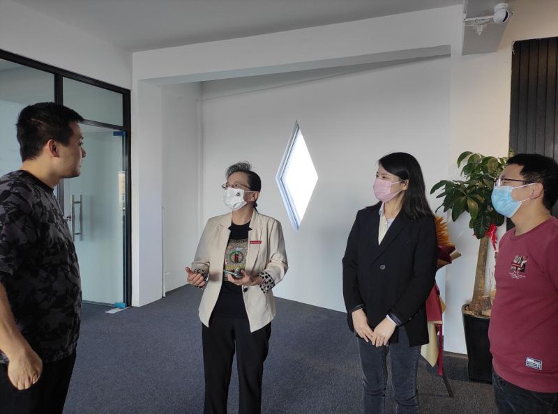 校领导带队访企拓岗，关心慰问实习学生