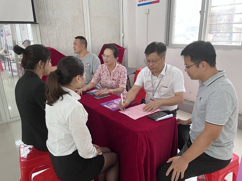 校领导访企拓岗座谈会（一）