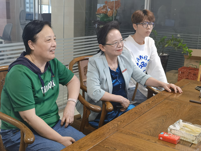 校领导访企拓岗--爵酷贸易