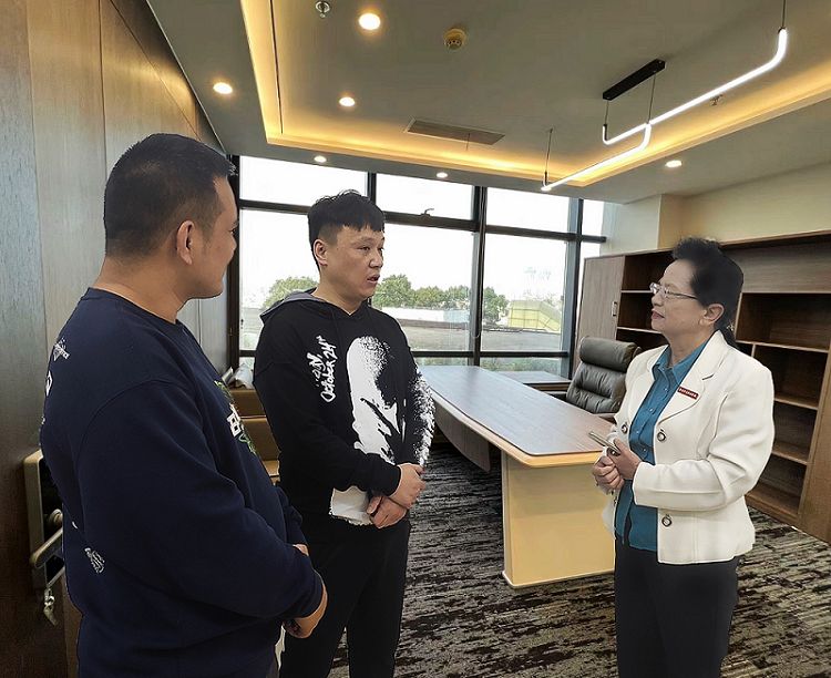 校领导访企拓岗--育兴工业技术