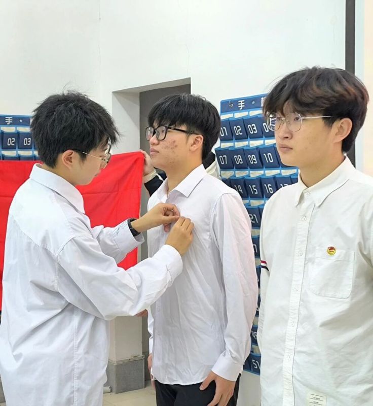 主题教育 | 团心永向党 青春谱华章 ——我院举行新团员入团仪式暨见面交流会