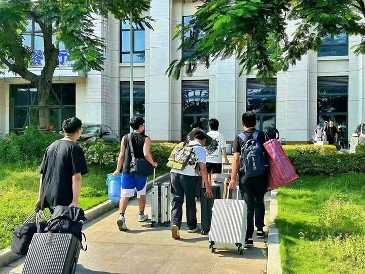 学院动态｜启航新征程 关怀暖人心