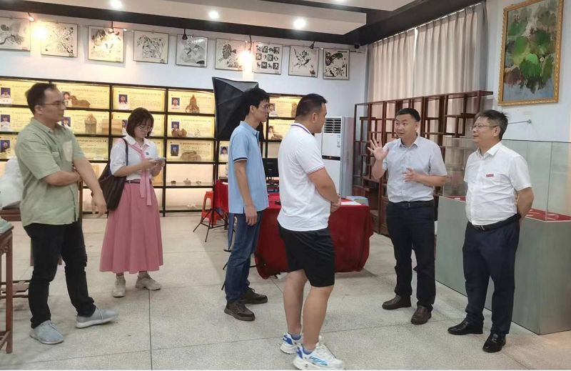 聚共识，促发展