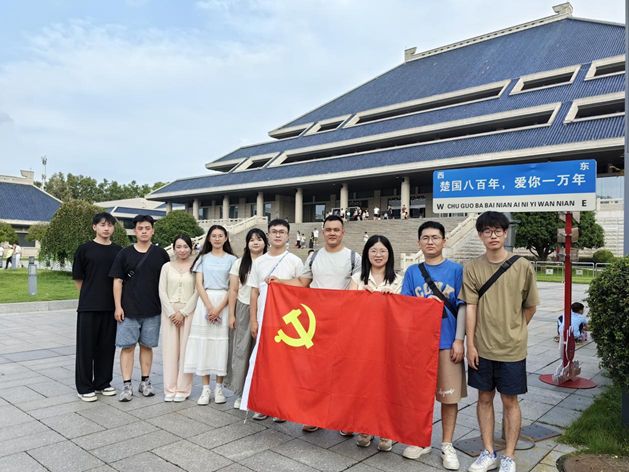 党建之声｜喜迎国庆感党恩 踔厉奋发谱新篇 ——商学院党支部开展主题党日活动