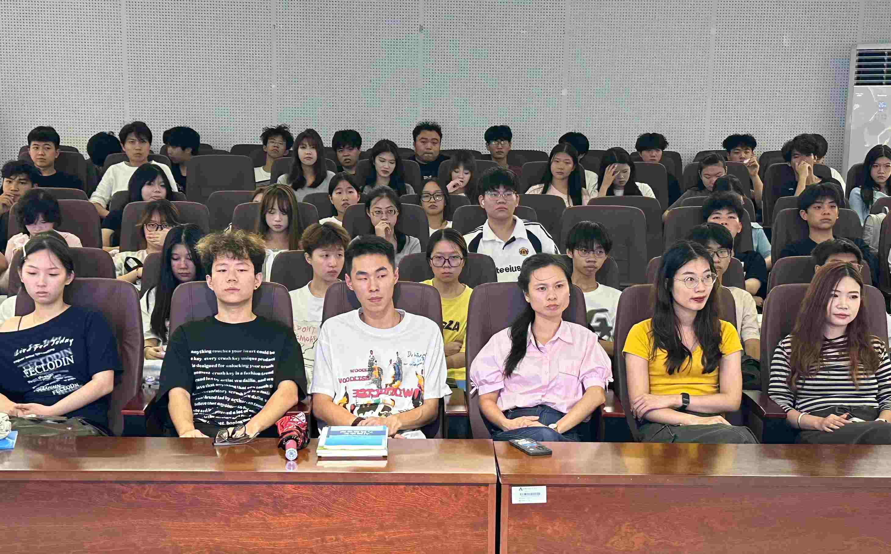 聚焦专业，引领未来--商学院举行市场营销专业介绍会