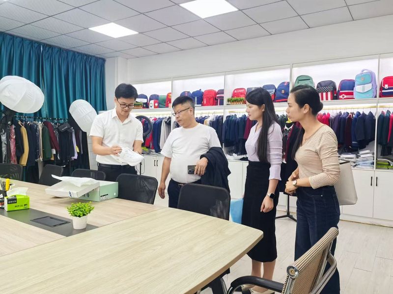 访企拓岗促就业——走访泉州市德尚服饰有限公司
