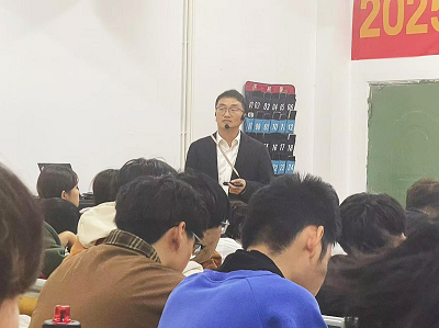 示范引领展风采，观摩研讨共提升——我院刘春平老师《员工关系管理》示范课成功举行