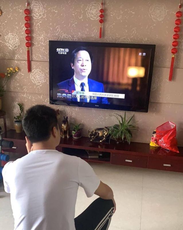 商学院组织观看4.15“国家安全教育日”宣传片