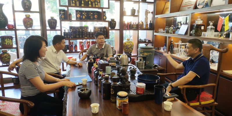 华光商学院领导赴企业举行校企合作签约仪式